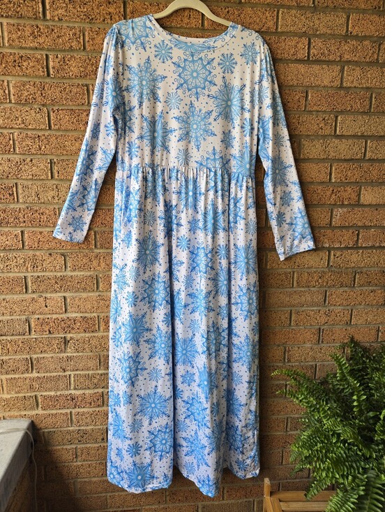 G&PL Dresses & Skirts - For G&PL Snowflake Print Long Sleeve Maxi Dress with Pockets 1X Plus Size